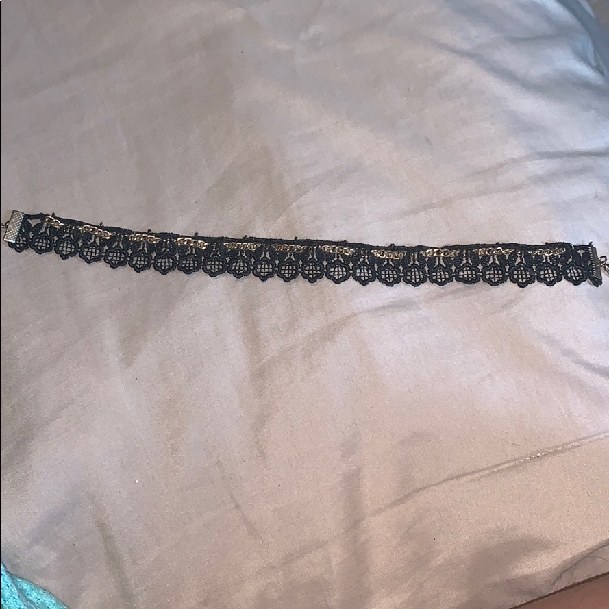 Crotchet Black Choker 10$